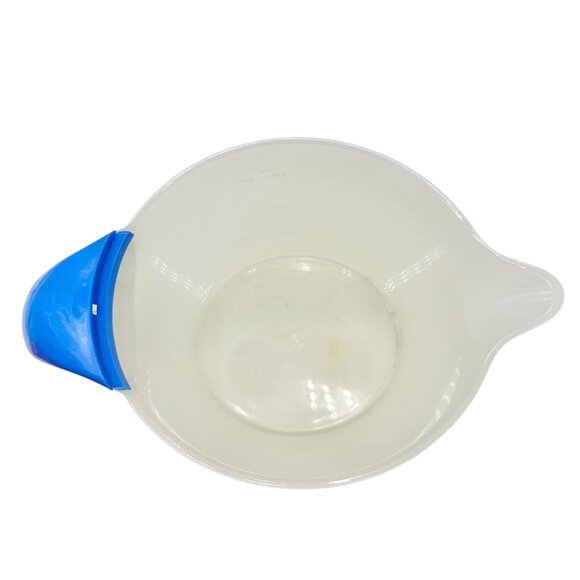 3 Qt Plastic Pitcher With Blue Handle and 3 Star-Shaped Ice Cube Trays Red White - Picture 4 of 9